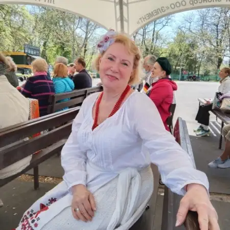 Elena, 73Украина