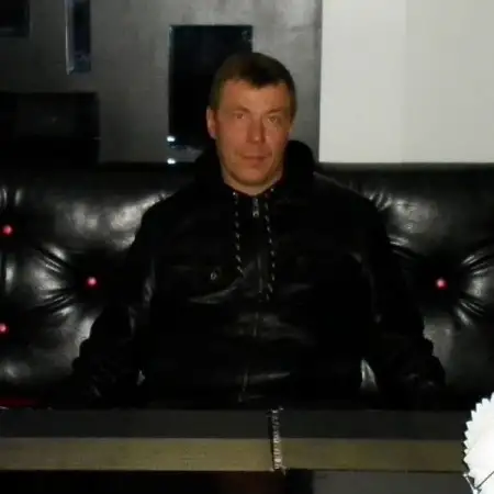 Олег, 44Украина