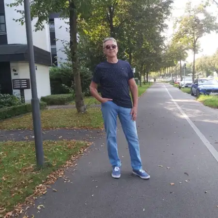 Sergei, 65Украина 