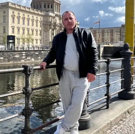 Milan, 42Украина