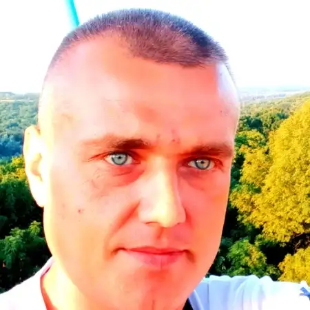 Yan, 40Украина