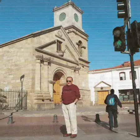 Charles, 76Чили