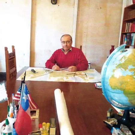 Charles, 76Чили