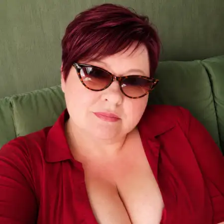 Олена, 52