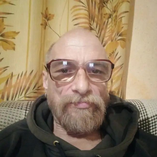 СЛАВА, 52, США - WUAMBA