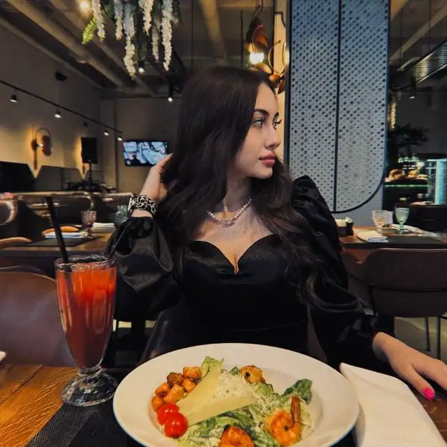 Katya · 23 ·           