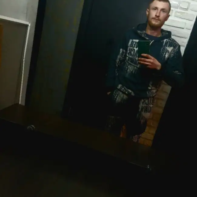 Денис, 23