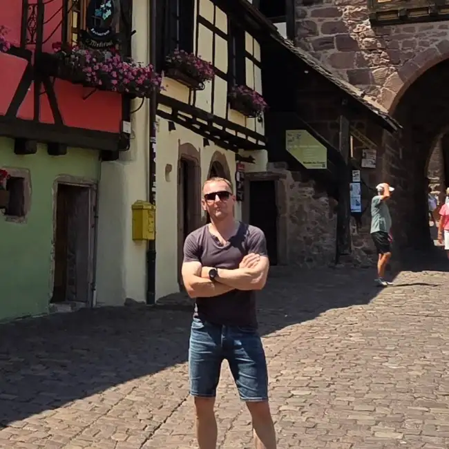 Ihor, 47
